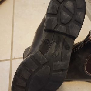 Blundstone 500 Boots. Dark brown. US 9